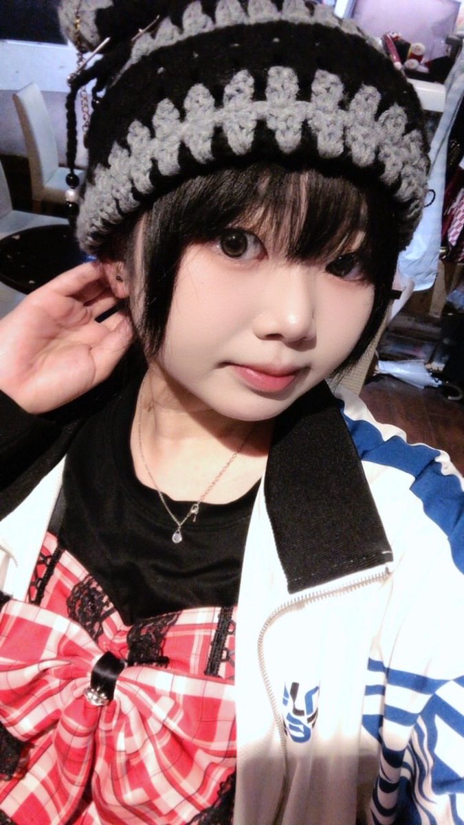 bar_guild's tweet photo. 6月3日(水)ギルド福岡

本日の出勤メンバー
19:00〜
おめぐ@hiraomg_mofru 
あも@新人ちゃん
ぷりん@新人ちゃん

22:00〜
れも@remo_guild 
紫苑@sionn_guild 

本日も19時からオープン✨️
水曜日は一般曲解放Day🎤

もふる北天神店より
🐸おめぐさんゲスト出勤🐸

皆様のご来店お待ちしております🙇🏻‍♀️ https://t.co/1QJd0DLyxA