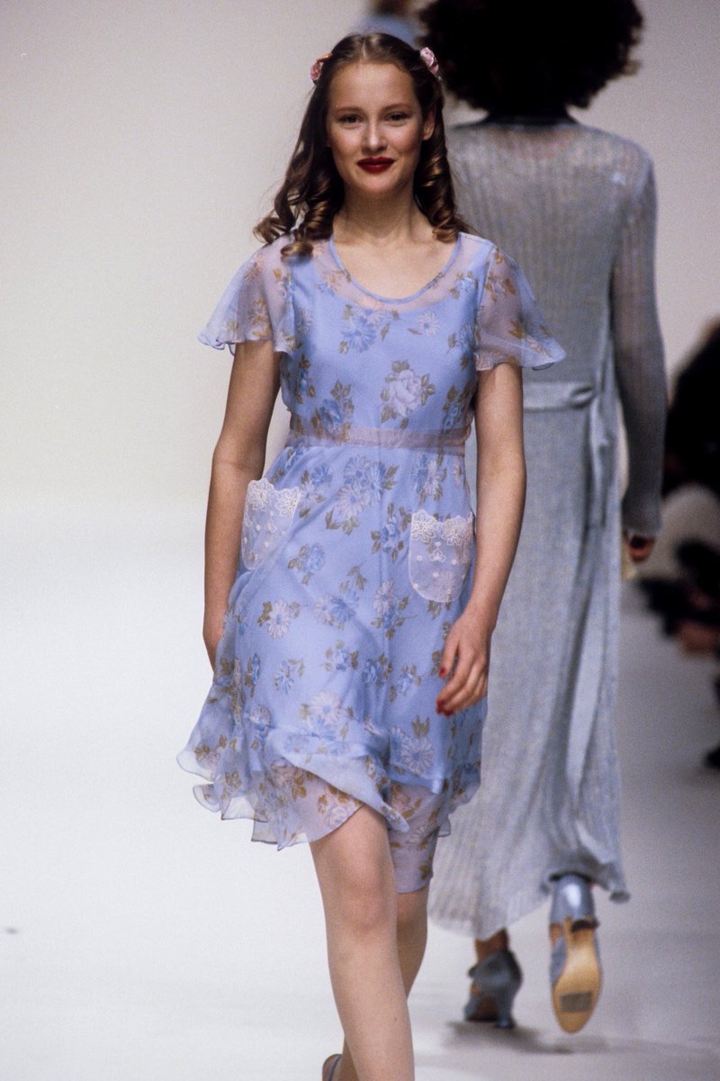soIesque's tweet photo. the models are so cute (Lolita Lempicka Spring 1995 RTW) https://t.co/nKgoHrl2hl