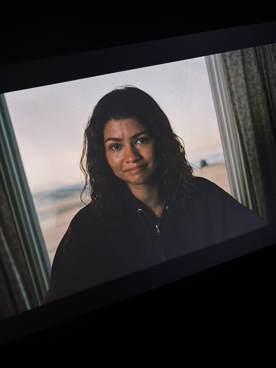 ogar_gideon's tweet photo. She really did have a beautiful smile

#euphoria https://t.co/LGQgq5Iz5w