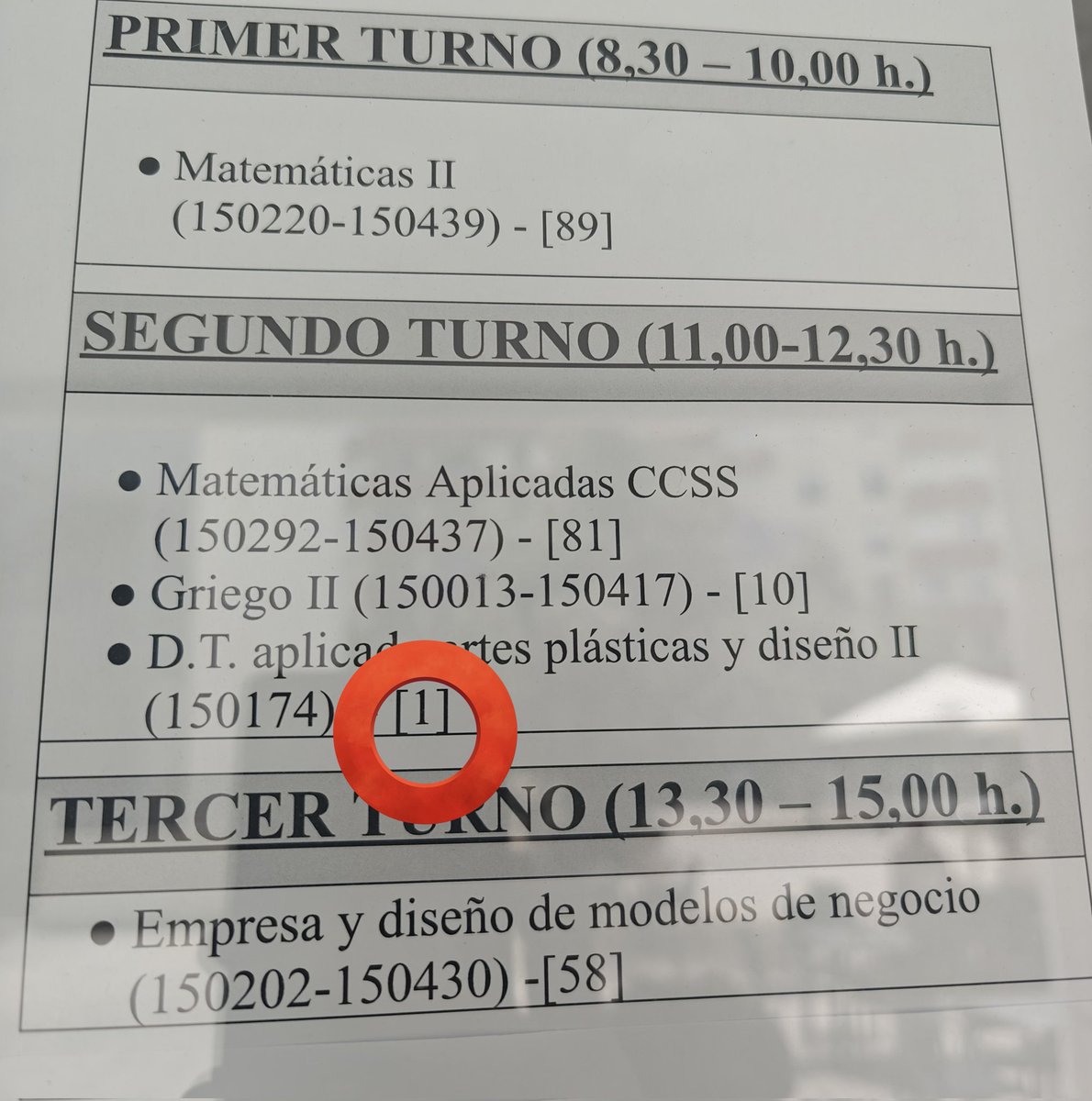 Jigs4wKlaus's tweet photo. Soy el único fracasado que va a hacer dibujo técnico de artes en mi ciudad https://t.co/EmDNy9NXIQ