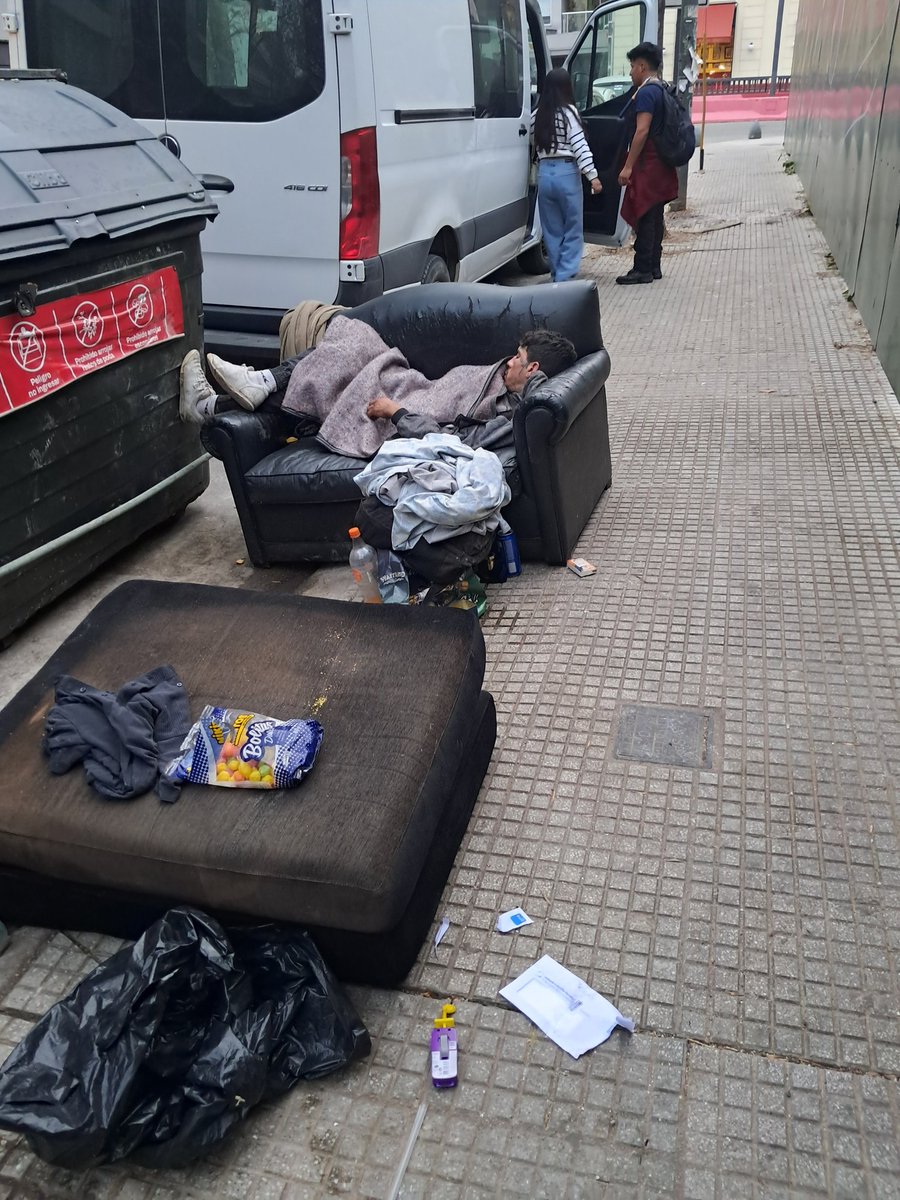 RalSprovieri1's tweet photo. Comuna 13 CABA ,Pais inviable. https://t.co/ofPNoPTNAE