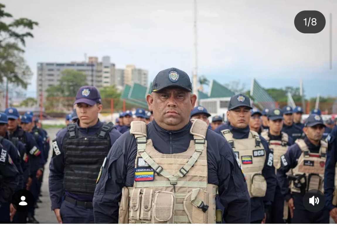 Richelle_ABC's tweet photo. Con la anuencia de la víctimas de Barquisimeto, advertimos a las autoridades, en especial al @MinpublicoVEN @Defensoria_Vzla y al @MijpVzla que los 6 funcionarios detenidos son solo subordinados. Los 2 jefes de la operación identificados siguen libres

García Parra   Suárez Quero https://t.co/AKFq3V17Nr