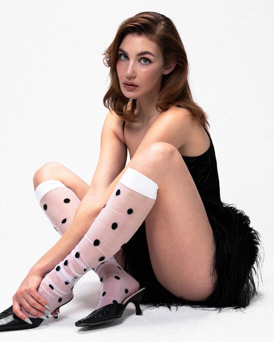 queermediabait's tweet photo. are u kidding me who just looks like this https://t.co/03LbYldlEn