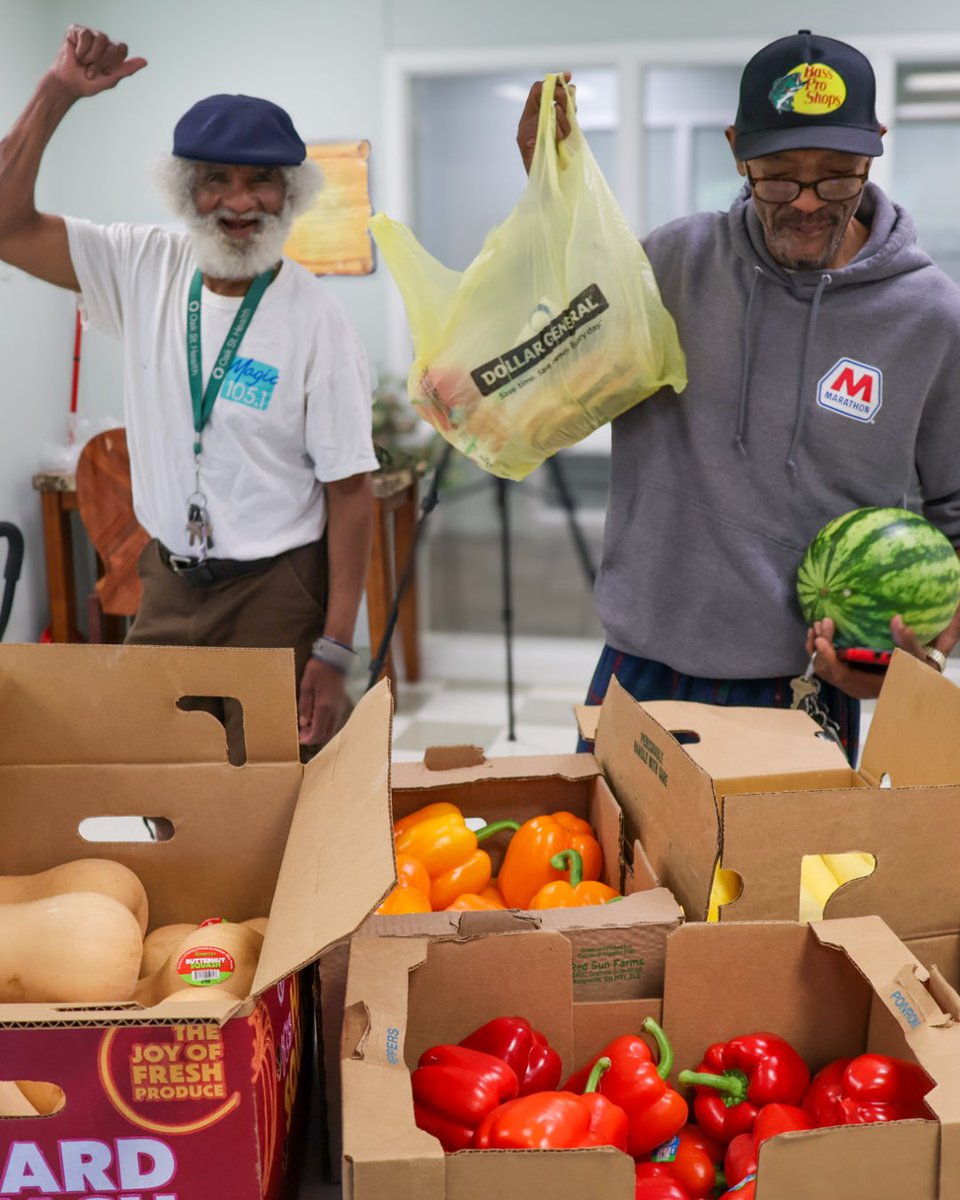 voami's tweet photo. Many of our seniors can't get to a grocery store. Transportation. Health. Mobility barriers.

Our friends at @metrofoodrescue opened a pantry at our Sumby Senior Living facility last week. Meaning our seniors now receive fresh food, right at home. Twice a month.

Barriers removed. Lives enriched.

Thank you Metro Food Rescue! 💙

#VOAMichigan #FoodSecurity