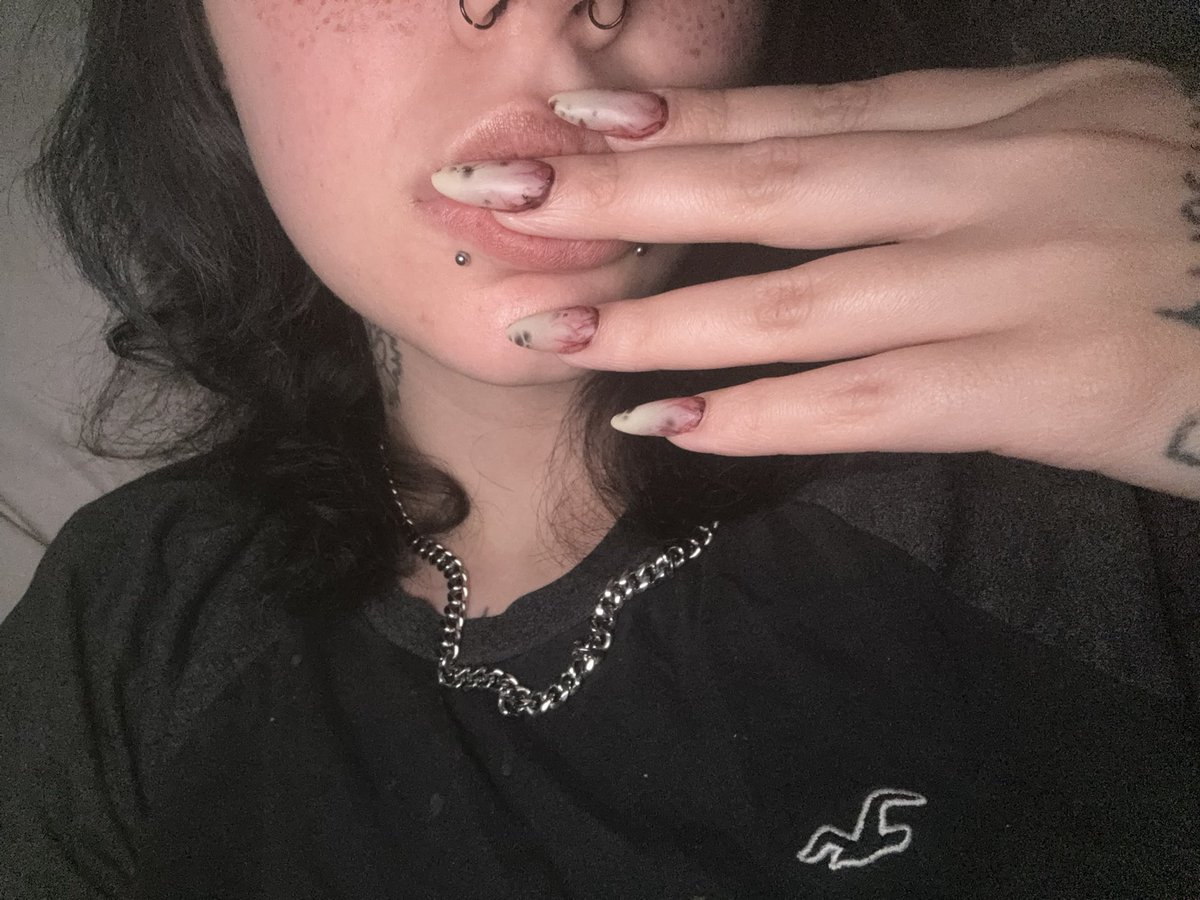 LivingGrim's tweet photo. Uh oh, Mommy got her nail’s done…you know what that means…Time to relapse &amp; reimburse me ✨ https://t.co/Edvs5PyWUH