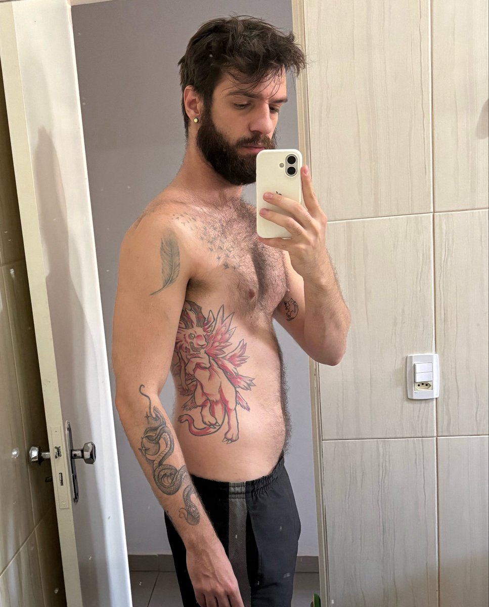 outro_Cesar's tweet photo. Eu + meu Pokémon favorito https://t.co/9XBHOnhKUg