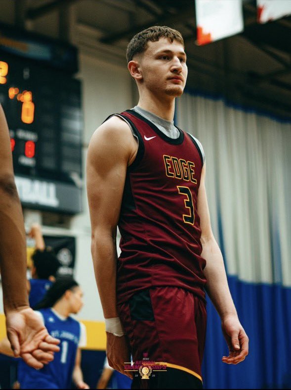tobias_bass's tweet photo. 2027 guard Lemar Shir (@LemarShir) has had a solid summer so far on the UAA Circuit 

He’s averaging 10.3ppg, 3.4apg, 4rpg and 1.5spg.

So far he’s hearing from: 

Evansville
Ball State
Southern Illinois
South Dakota state
Western Illinois 
UTEP
Oakland 
Columbia 
Eastern Michigan
