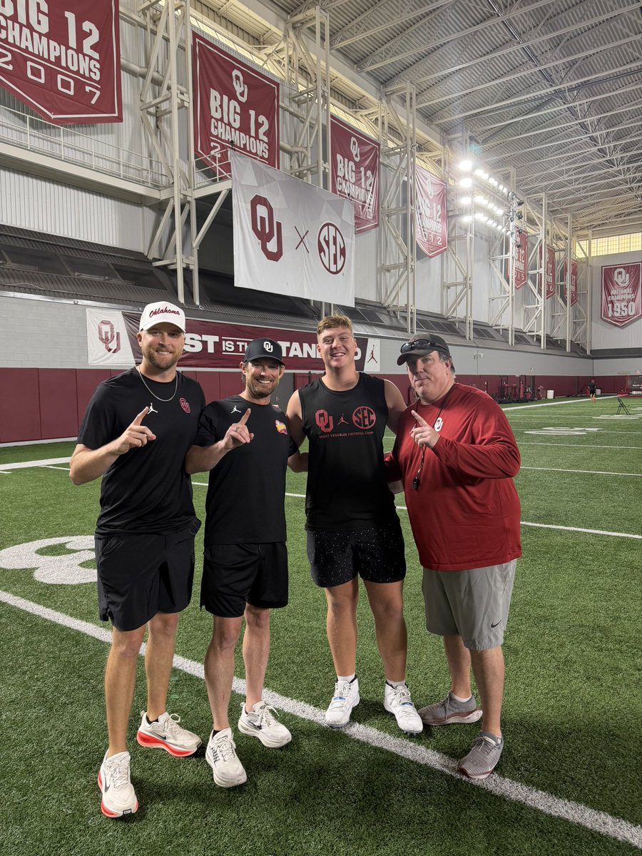 JaxonLawler's tweet photo. #AGTG 
After a great camp this morning and even better conversations in the afternoon. I am blessed to say I have received an offer from @OU_Football 
@CoachVenables @OU_CoachB @JimNagyOU @arbuckle_ben @CoachTMcCormick @PressPassSports @TXSideline @CodyBellaire @CharlesPower @TomLoy247 @GPowersScout @samspiegs 
@MikeRoach247 @TFloss32 @806hsscmedia
@T_Law316 @coachj_reynolds