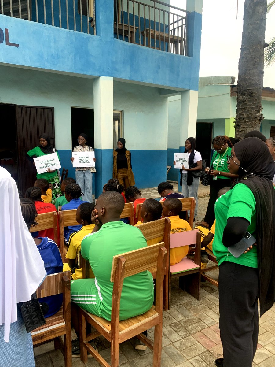 CourageConcept's tweet photo. We went to HILLSPRING HIGH SCHOOL,Tanke Ilorin today to enlighten them on how we can maintain a good eye health and a good Oral care and it was indeed an impactful one and even a nice time with the children https://t.co/VMMd3wCi4D
