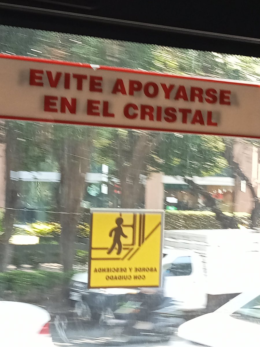 SePortaMal2's tweet photo. El bonito metrobús de la H. CDMX nos deja un mensaje https://t.co/CLOBFGJ4xD