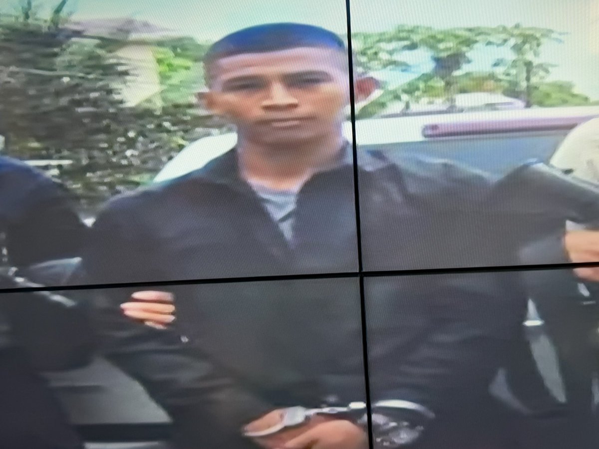 RomuloRME's tweet photo. La policía hondureña presenta como autor intelectual de las 20 muertes violentas en Rigores, Trujillo, departamento de Colón, a Carlos Alexis Molina Mencía, alias “ El Gato Negro”. De acuerdo con las investigaciones, el crimen se originó por disputas de tierras entre dos grupos! https://t.co/FKKZOeArwd