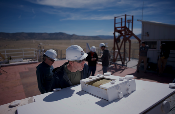 NASASolarSystem's tweet photo. The heat is on for NASA’s Dragonfly. 🔥 The team completed thermal-structural testing on heat shield materials at Sandia National Labs, reaching temperatures of 4,500°F, to ensure it can withstand Titan’s atmospheric entry ahead of a planned 2028 launch.
https://t.co/pusZSa715a https://t.co/qNLtkDJ9Vj