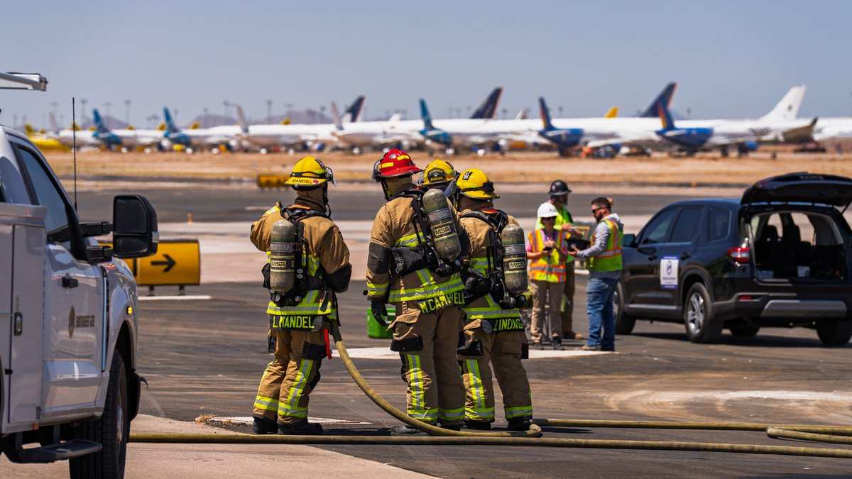 goodyearfire's tweet photo. HM188, Engine 184, and BC182 responded to a reported gas leak investigation at the Goodyear Airport.

Crews assessed the scene, investigated potential hazards, and confirmed there were no active emergency conditions.

Every report deserves a response. https://t.co/NKCWBqWyDt