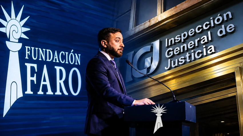 Chequeado's tweet photo. [NUEVO] La Inspección General de Justicia le pidió a la Fundación Faro que informe quiénes realizaron donaciones millonarias.

Luego de una investigación publicada por @Chequeado, el organismo que depende del ministro Juan Bautista Mahiques solicitó información.

Abrimos 🧵 https://t.co/TE3NqsKQLi
