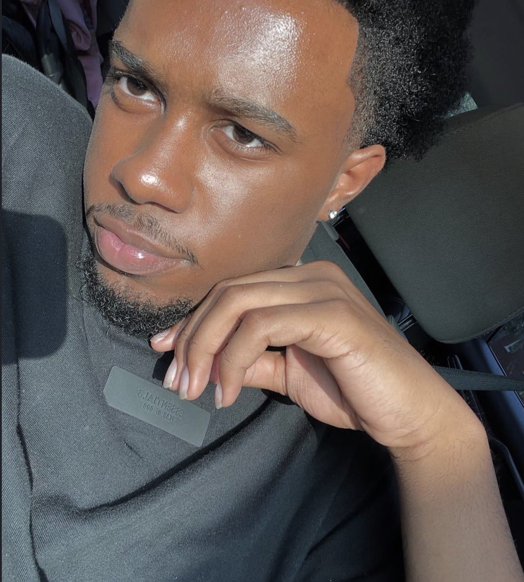 thedonnotta's tweet photo. clear skin >> https://t.co/y75ASHw1M5