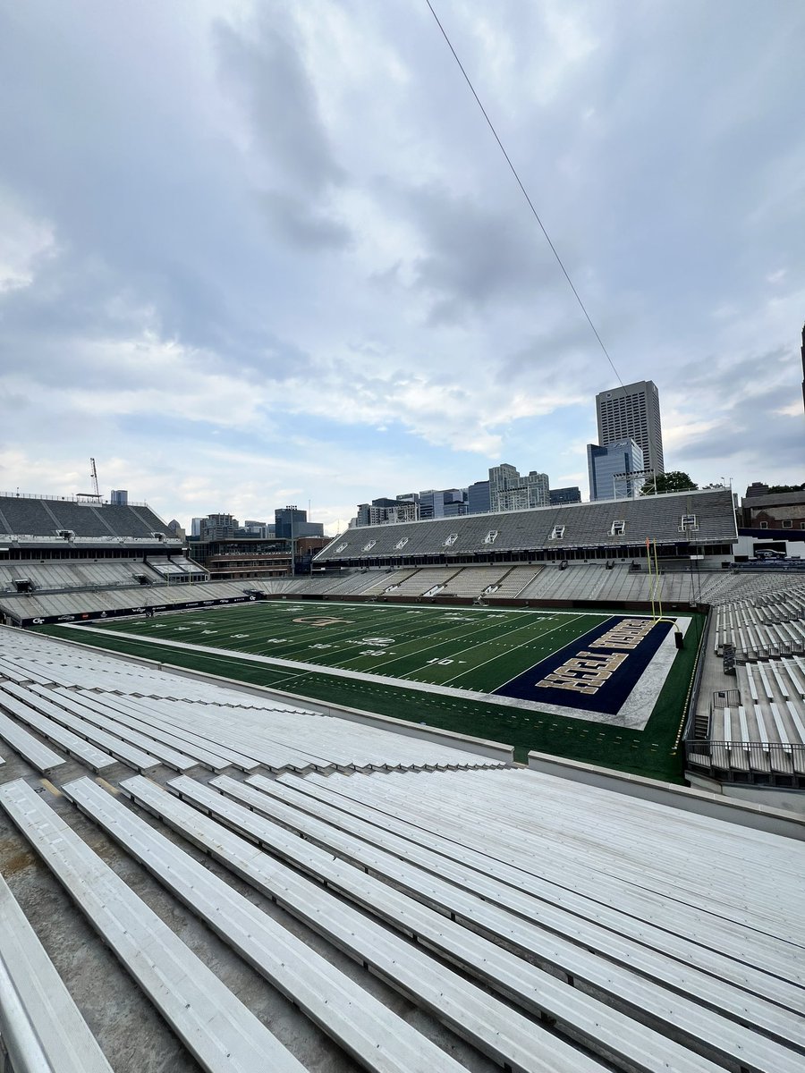 dopeitsgary's tweet photo. Should’ve went to Georgia Tech, I got plenty options 🏟️ https://t.co/mLgWF1RTvI