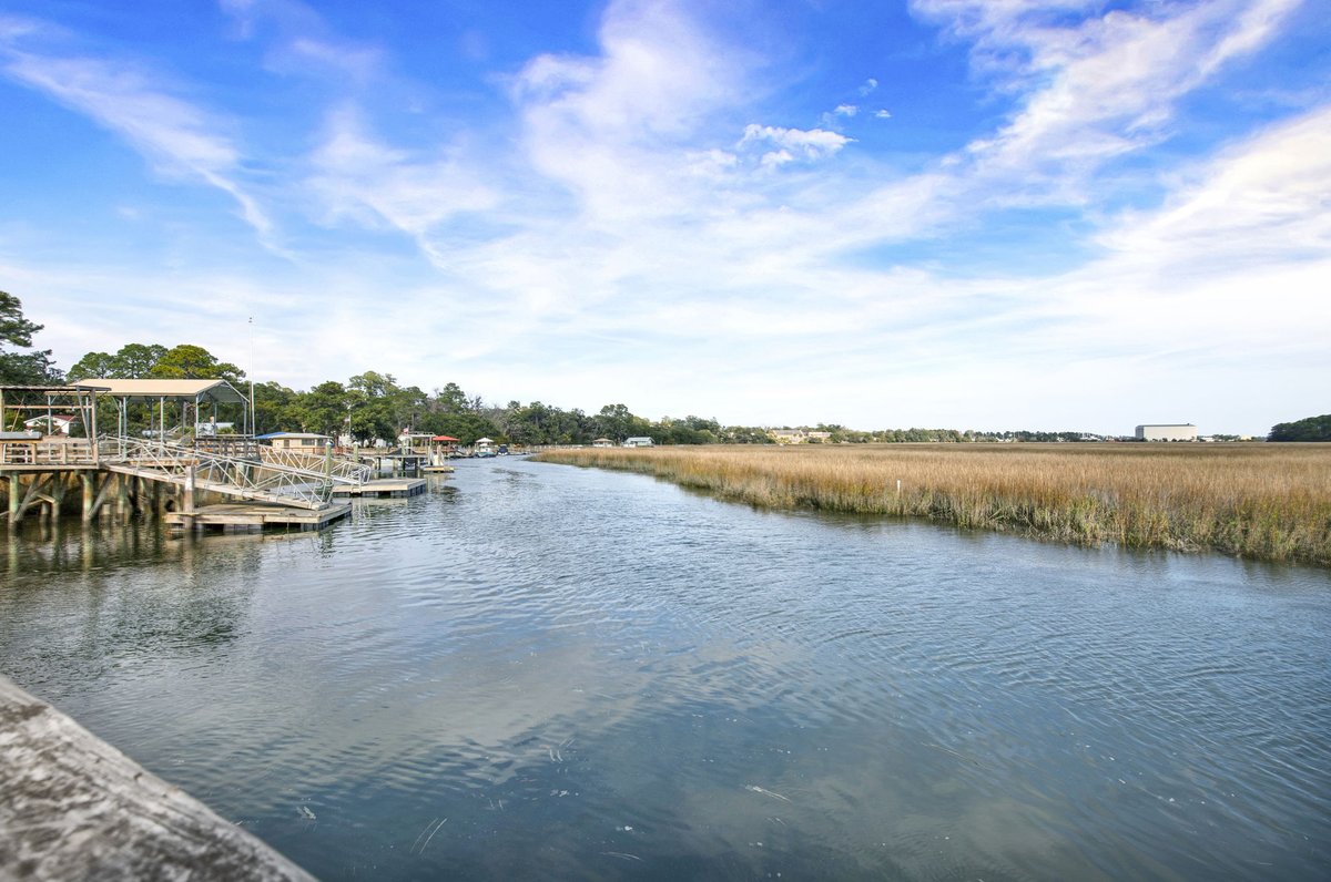 saltmarshreal's tweet photo. 🌾 #Marshfront Lot for Sale 🌾

📍147 Bluffside Cir, #SavannahGA | $235,000

Build your dream home in the gated Bluffside community with stunning marsh views, a fishing pier, pool, and park. 

MLS #SA346277

#LandForSale #CoastalLiving

https://t.co/ahAOXTVom9 https://t.co/1hJlzl6ABV