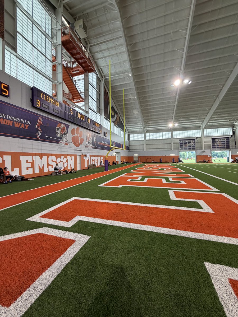 matkcordeiro's tweet photo. Had an amazing time competing and building a relationship with coach @CoachRumph and @ClemsonFB can’t wait to come back !! @WestOrangeFB1 @Coach_GThompson @CoachJoshKatz @DanLaForestFB https://t.co/HDplaQ28RE