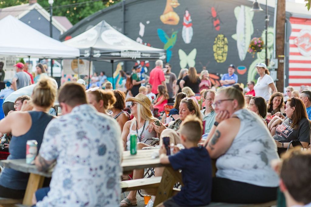 OldhamCoKY's tweet photo. FRIDAY, June 5th at 6pm! La Grange Main Street Program invites you to join them for their annual 🎶 TRACKSIDE TUNES🎶  Concert Series at Springs Park featuring Rhythm &amp; Wine. 

😎 PLAN HERE: https://t.co/DitFNXlUX8

#TourOldhamCountyKY 
#OnlyInOldhamKY #TravelKY https://t.co/G26vOdAO34
