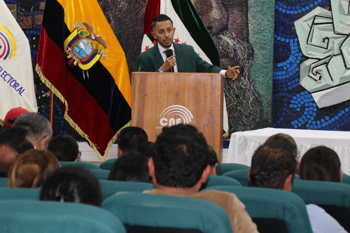 CNEManabi's tweet photo. 🗳️ | El director de Participación Política, @Jonathangilerm enfatizó que las #CircunscripcionesElectorales permiten una representación más equitativa de la ciudadanía en los gobiernos locales. 

✅ Manta y Portoviejo contarán con esta distribución en las #Elecciones2027Ec. https://t.co/JfjIYfFcYq