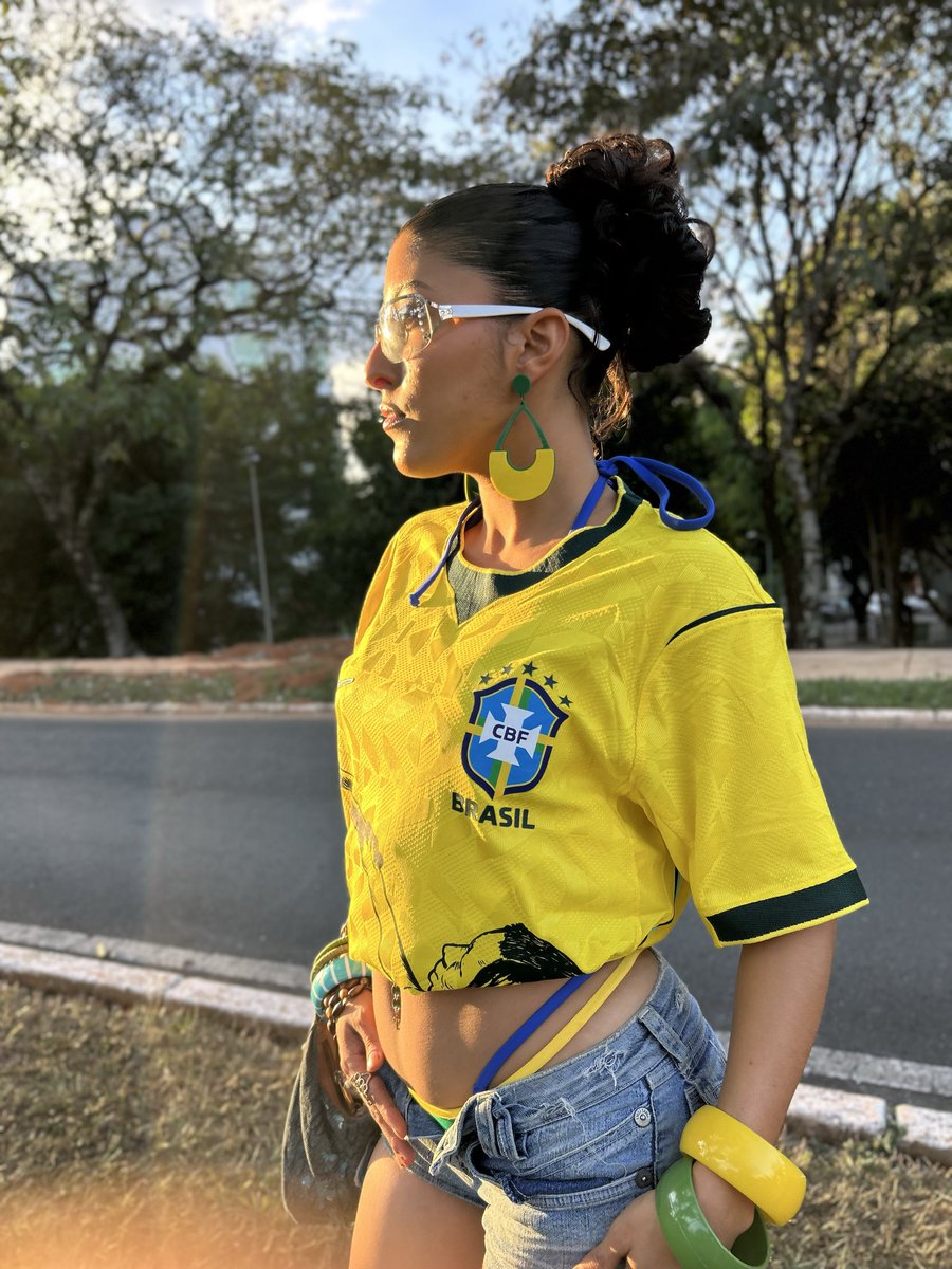 ixte_jpeg's tweet photo. ensaio para a nova coleção Da Duca🇧🇷💙💚

garanta sua peça💋 https://t.co/11AtDjuiAv