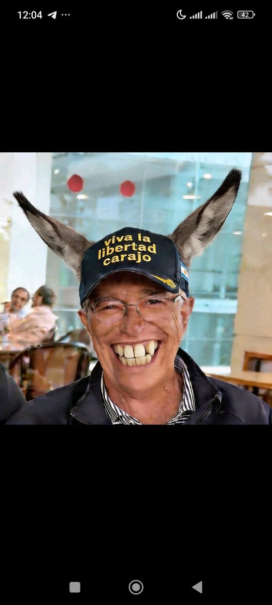 temoc's tweet photo. @MemoSalinas @nusr_ett Estás igual de pendejo que tu tío dientes de burro 😂 https://t.co/6DmHGL3Bz5