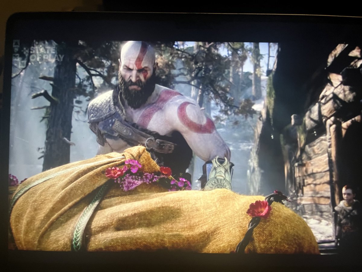 IJJosh's tweet photo. NEW GOD OF WAR!? WHAT!? #StateOfPlay https://t.co/MUZYEg3sHI