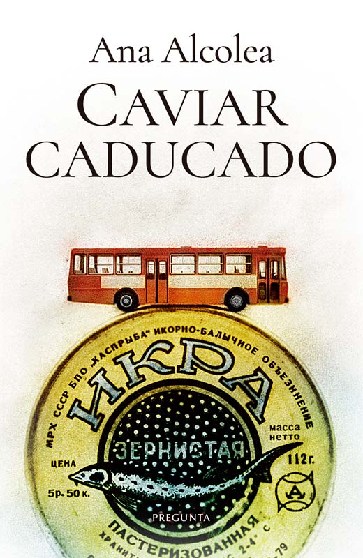 Sergbar's tweet photo. «El ser humano nace, vive y muere solo. Por muy rodeados que estemos de amigos, de familia, de libros, de palabras, de paisajes y de arte, seguimos solos. Creo que Caviar caducado habla de eso».

✍🏼 @carlotacasanova con Antón Castro en @heraldoes https://t.co/99MKGsIbXg