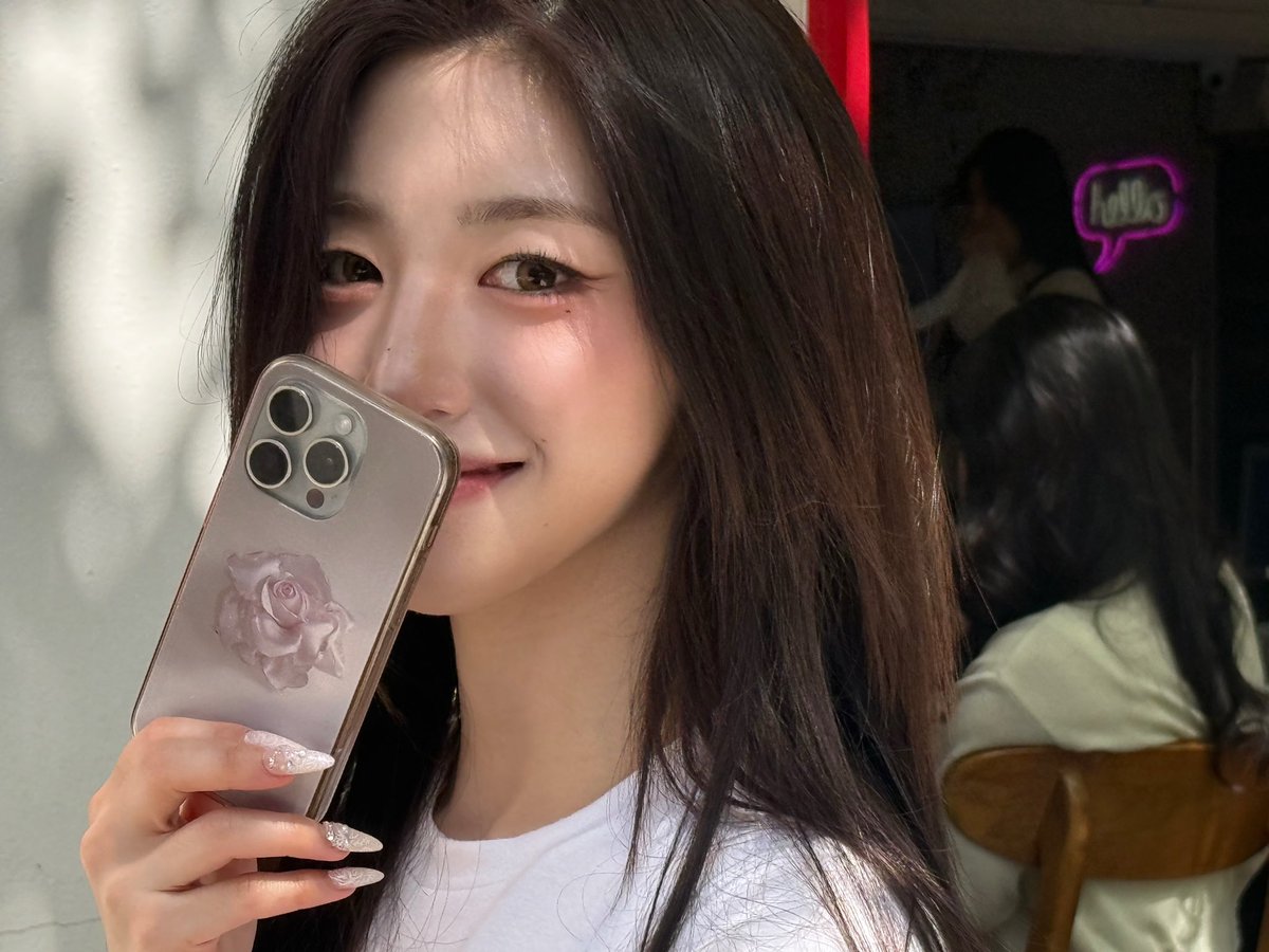 s14updates's tweet photo. sohyun cosmo room update

#박소현 #tripleS #트리플에스 https://t.co/KpCgJ95i3G