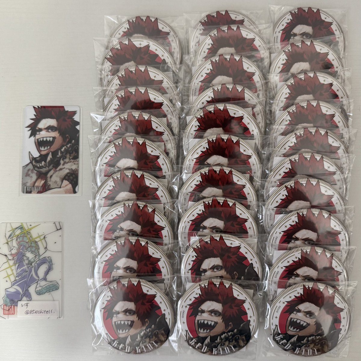 85aishitell's tweet photo. 【交換 譲渡】僕のヒーローアカデミア ヒロア ジャンプGIGA AUTUMN 缶バッジ キャラカード 新十傑

譲:轟 切島 ホークス 死柄木
求:爆豪 or 定価+送料

交換抱き合わせ、比率違いご相談下さい
ツリーに譲渡の取引条件ございます。

お声がけお待ちしております🍀︎

 #椅子のヒロアカ https://t.co/UlK1frnv7V