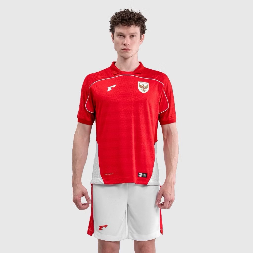 luovtz's tweet photo. guys aku mau jual jersey timnas erspo size XL karena salah size dan gabisa tuker, belum dipake samsek baru dicoba
#zonauang #timnas 
aku jual 150k aja bisa oyen ya https://t.co/Ugd9nLKbRJ