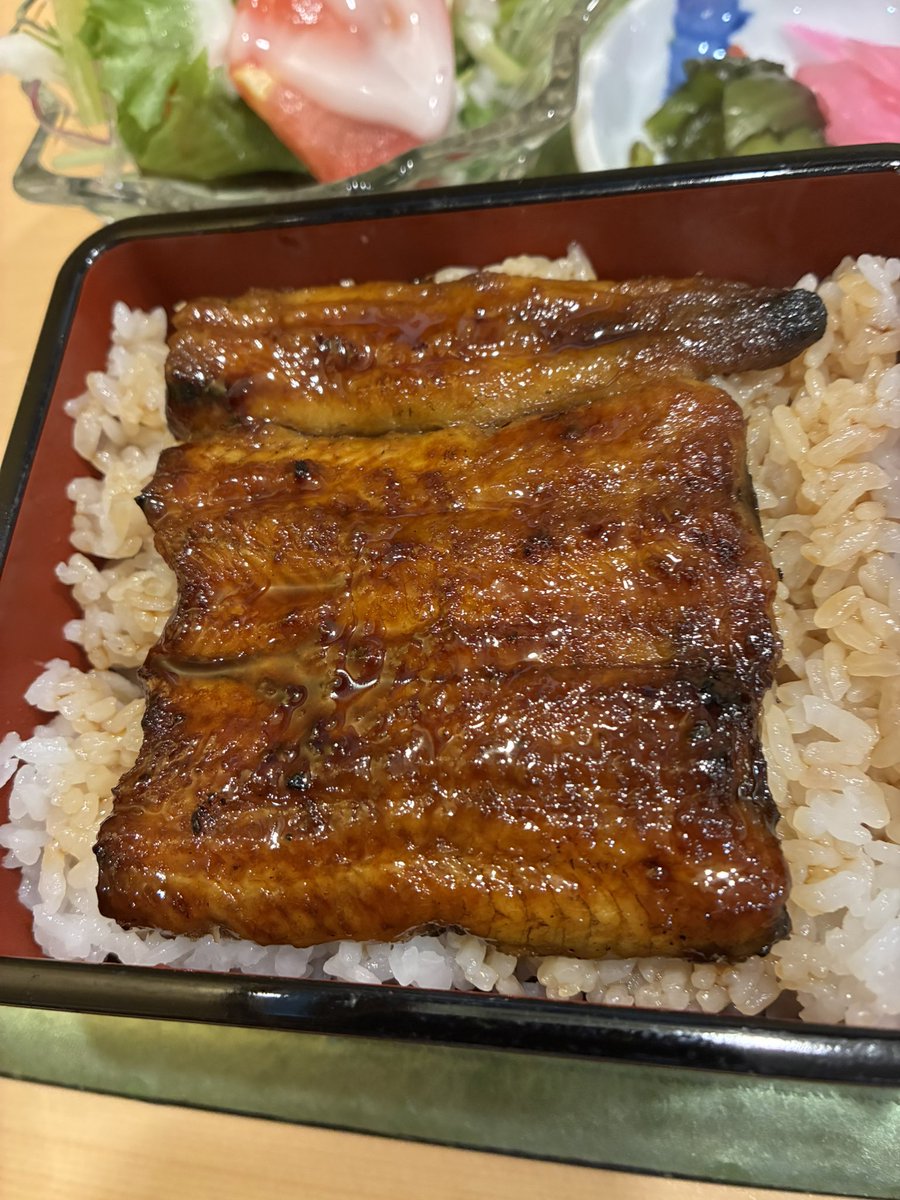 aaavalon1's tweet photo. ＃ランチ
＃うなぎ
お昼は、うなぎランチ😋 https://t.co/Rc7Jwt54tb