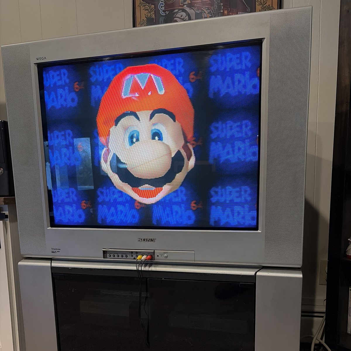 OnlyLuckOG's tweet photo. @MidlifeCrysis_ On my Sony Wega "flat screen" CRT TV.   That thing was heavy as hell! https://t.co/pqXIpxGcW0