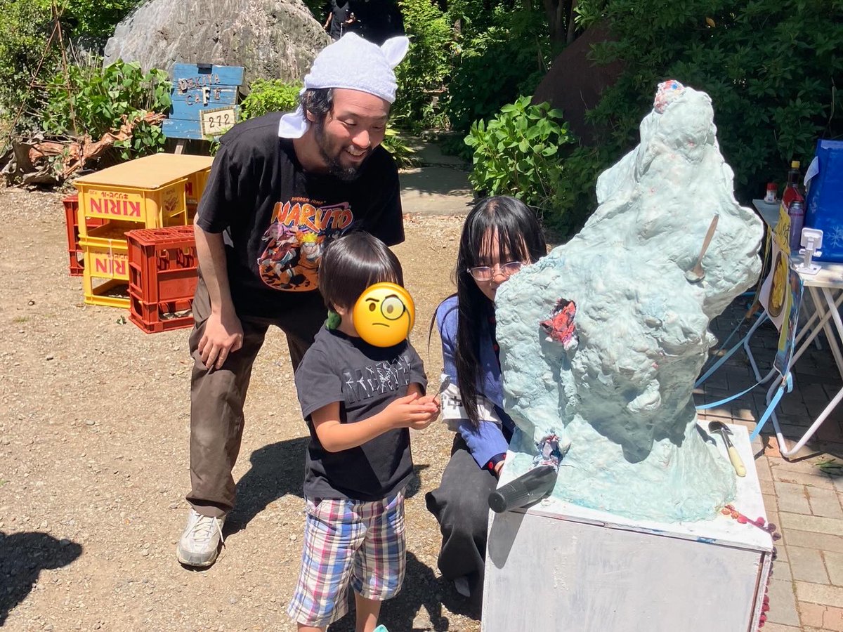 tenque_info's tweet photo. 作品のアメーバふれあいコーナーは沢山の人とふれあいながらかたちを変化・増殖していきました！初夏の日差しの下、柔らかく温かいボディは皆様の鑑賞を記録しながら存在する新しい鑑賞生命体です。彼は鑑賞の痕跡を保ったまま、また別の場所で展示され誰かの目にとまるかもしれません
2026.05.09-10 https://t.co/N5ShtDOsCN