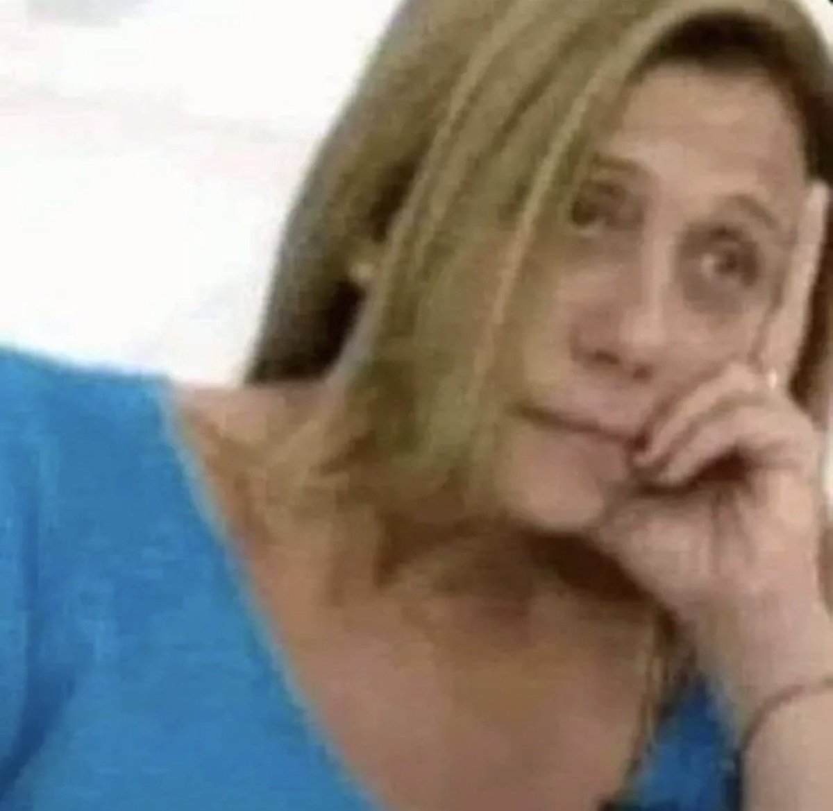 redbadlu's tweet photo. queria assistir a novela das 21h mas peguei tanto bode do cuy que não vou nem conseguir shippar o casal https://t.co/TskzadOBJH
