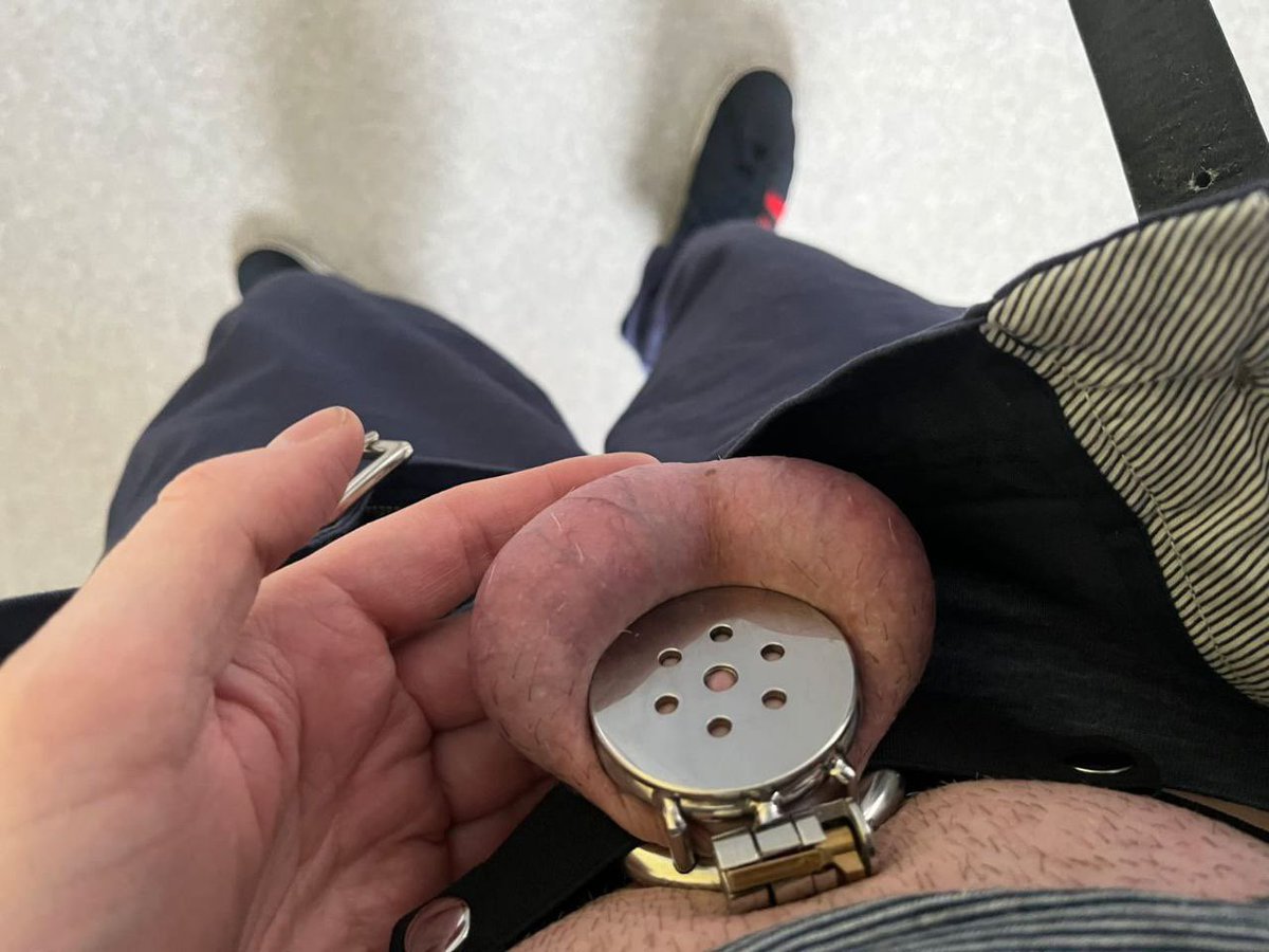 GODDESSLINDAC's tweet photo. See sweetie. Chastity doesnt mean you cant please me anymore 💥
This is even better then that little locked up clitty 🔐😈

Dm📨 https://t.co/mCse9OS1x1 for my chastity contract right now so you can start my chastity training 

‼️NOT FREE⚠️ https://t.co/uESzndAxzI