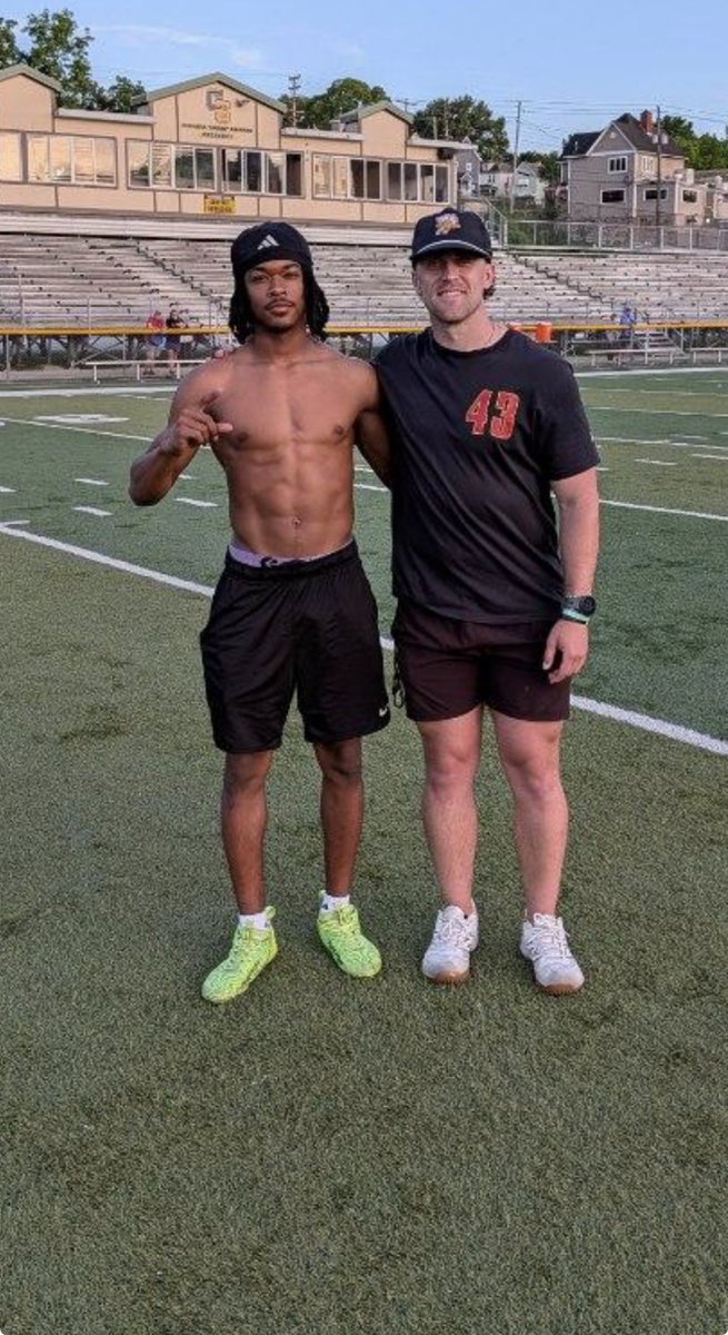 WilliamJoynerFB's tweet photo. Had a great time competing @SHU_FBALL camp today! Thank you @Coach_Mick7 for the invite and thank you @Coach_JBurrell for the knowledge today. Learned a lot and got better!
#Recruit27 #WR #DB https://t.co/NwTWFrFEb0