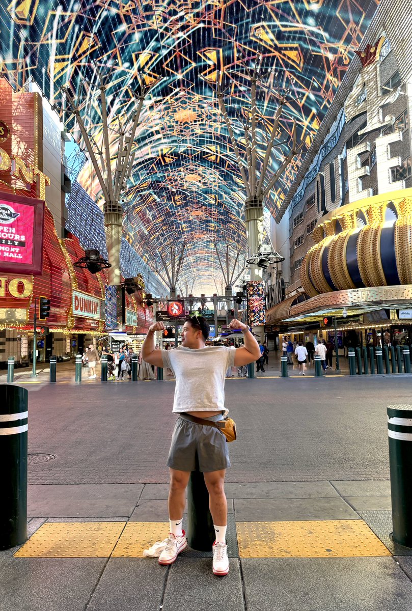 onlydansph's tweet photo. Sin city https://t.co/KKWh7sqF37