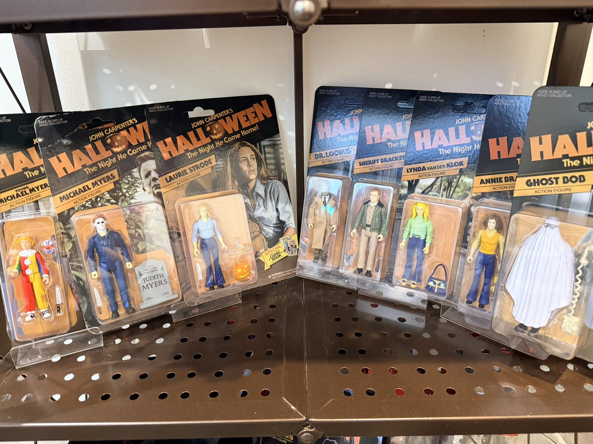 soapreporter's tweet photo. Got young Michael Myers and Ghost Bob - and now the #Halloween gang's all here! Also finally got the glow-in-the-dark #MonsterVision Joe Bob to add to my collection. Thanks for the great sale @frightrags ! #mutantfam @therealjoebob @kinky_horror #TheLastDriveIn https://t.co/WS8W3gHKnU