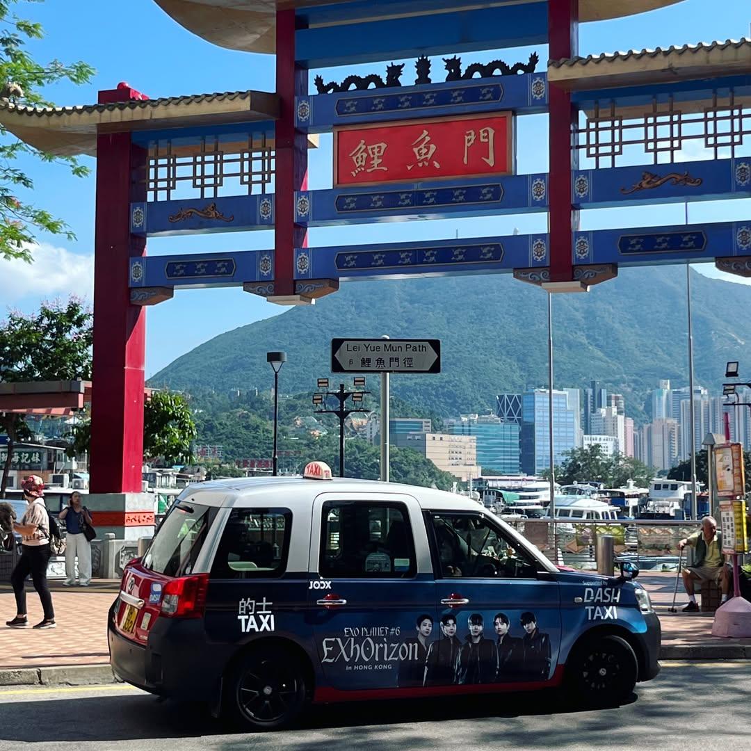 chestnutyeol's tweet photo. TAXI EXO PLANET #6 - EXhOrizon in HONGKONG https://t.co/WDLH73LI4u