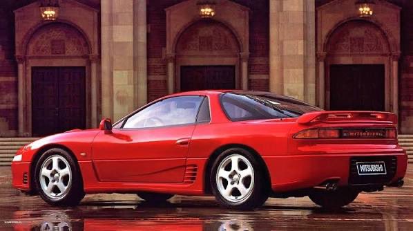 muriatico's tweet photo. Hoy pedaleando de vuelta de la oficina vi un Porsche 944 (1982-1991) y un Mitsubishi 3000GT (1990-1999). 😍😍 https://t.co/91Ick06bjN