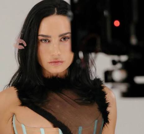 JCMDNews's tweet photo. Demi’s song ‘Kiss’ was featured on tonight’s episode of #LoveIslandUSA https://t.co/mexwaqltGd