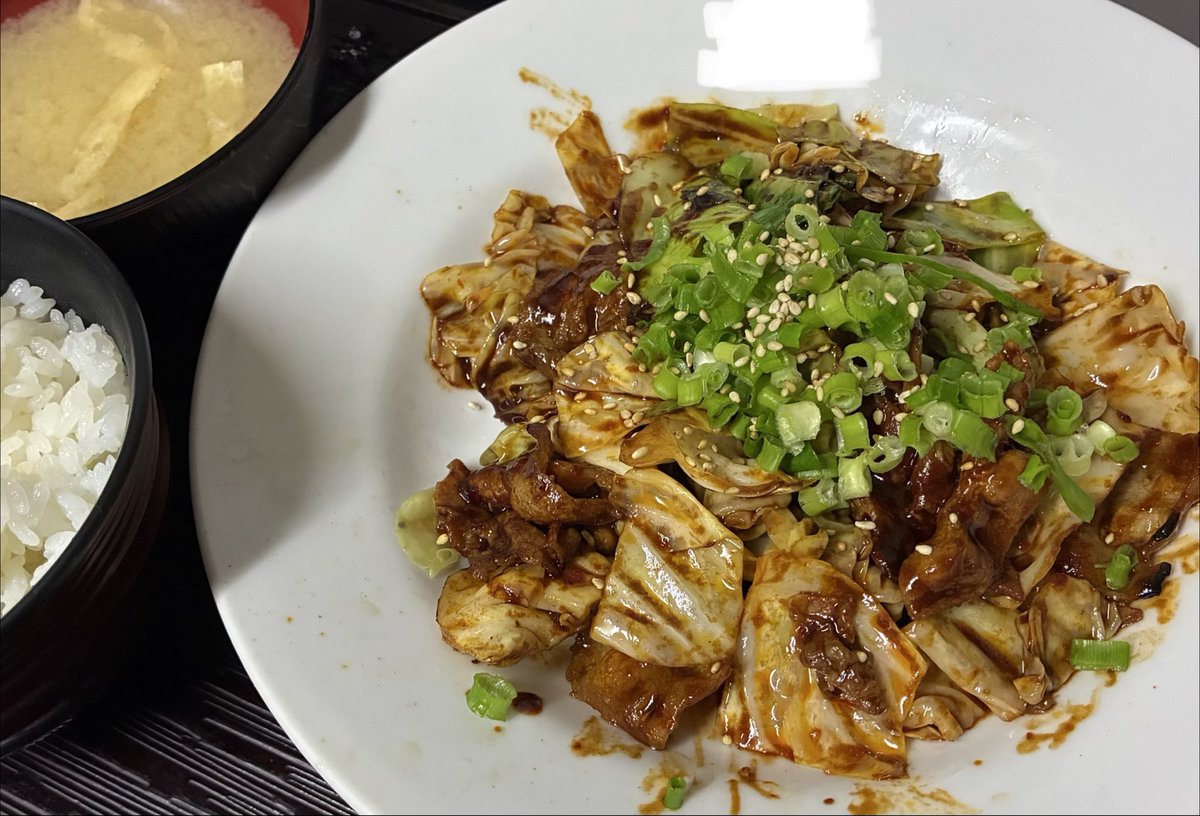 tedy1656's tweet photo. 今日の賄い
回鍋肉
メニューに無い料理が出た
良い感じで美味い https://t.co/TEQc7pDMlg