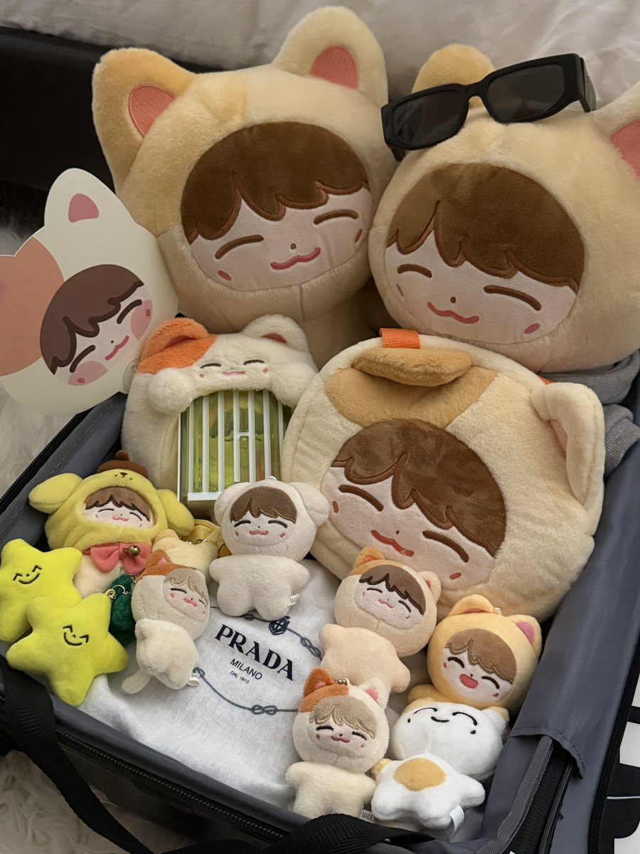 14aehyun's tweet photo. cheesejae finally going on vacation after 1.5 years 🥹🥹 https://t.co/qL3QDALRRR