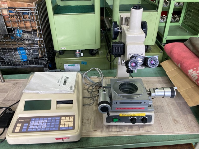 kei_machine's tweet photo. ケイマシン在庫情報　商品No.301450
ミツトヨ　工具顕微鏡　MM-11
https://t.co/EnoNnvrcMH
#ケイマシン　＃中古機械　＃機械団地　＃東大阪　＃鋸南　＃中山製作所　＃ミツトヨ　＃ニコン　＃顕微鏡　＃精密機器　＃測定機器 https://t.co/GEC6gv11fJ