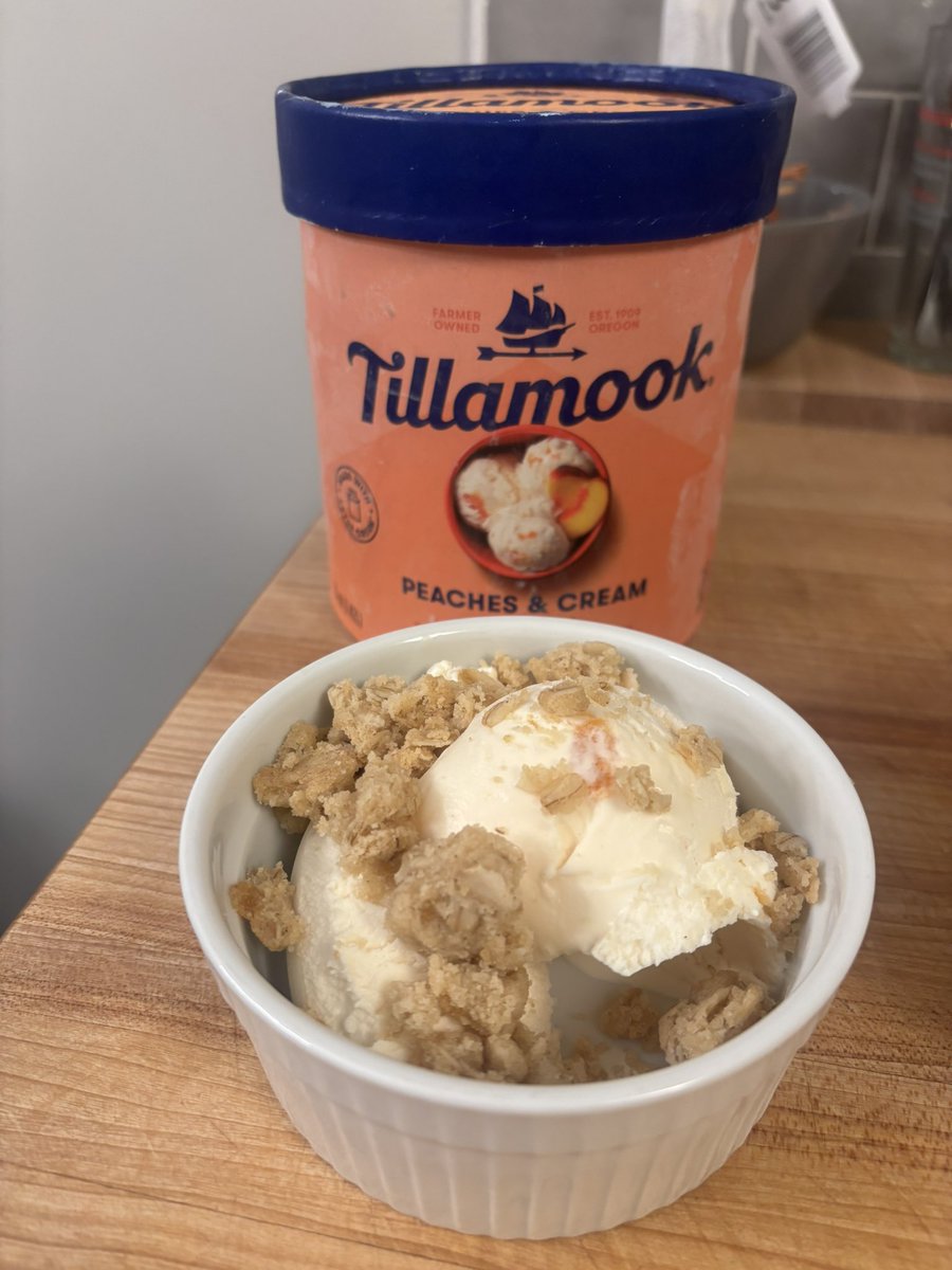 maggswagger's tweet photo. Ok so Tillamook peaches and cream is amazing but tonight I made a little crumble topping for it and hollyyyyyy smokes https://t.co/bpHx3JlV8y