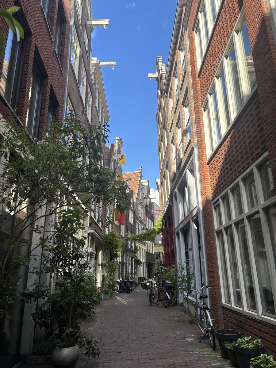 AlexusNeil's tweet photo. oh amsterdam how i miss you https://t.co/pX5XMhI8hU