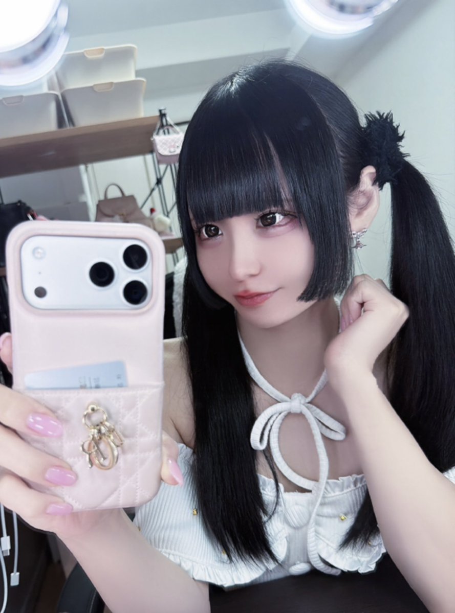 nemuri_hime_x's tweet photo. 姫カットツインテ🫶︎💕︎
姫カットありの方か昨日投稿したなしの方
みんなはどっち派？👀 https://t.co/Xih4ePvgyj