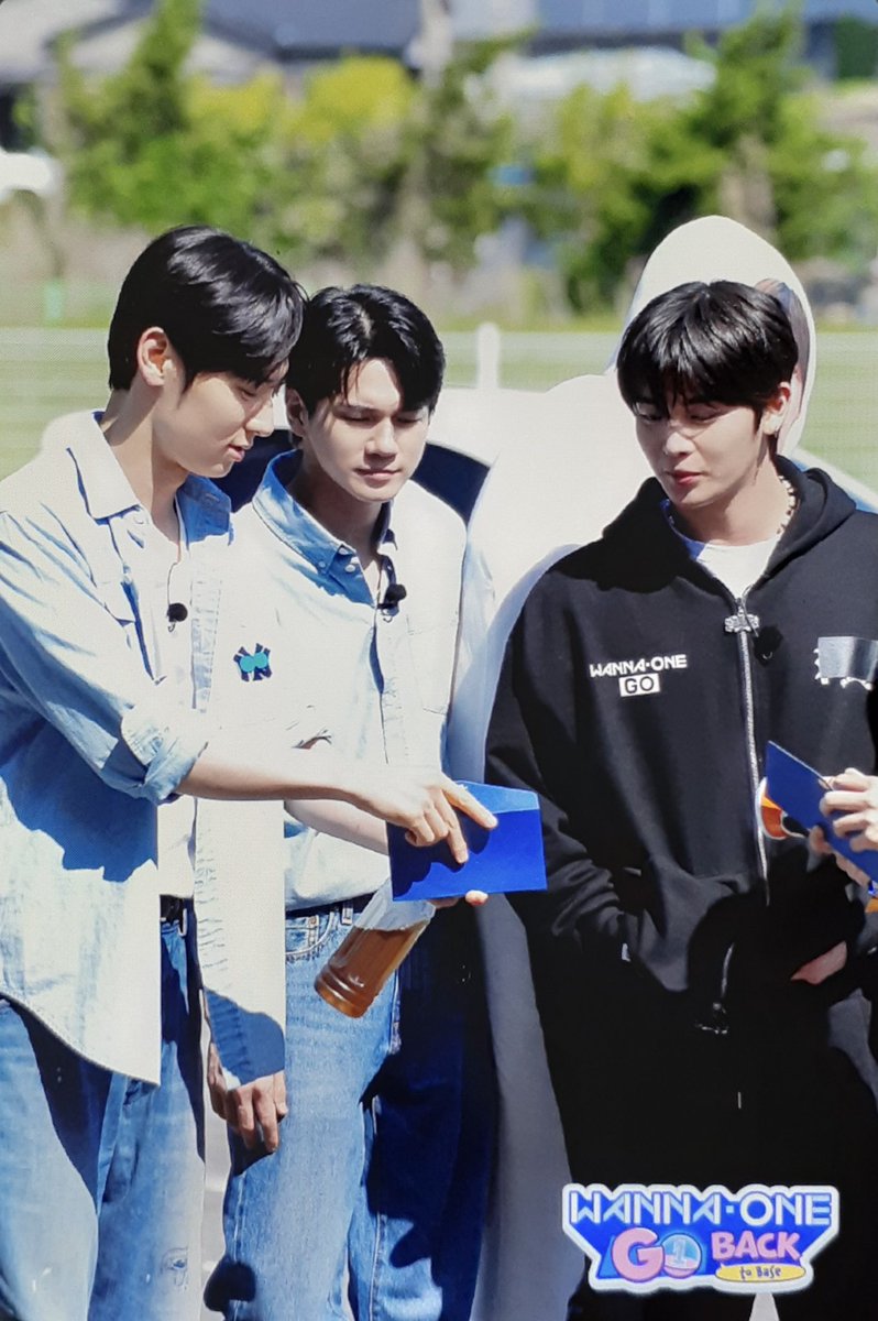 ongepics's tweet photo. Ong Seongwu with Ha Sungwoon, Hwang Minhyun and Bae Jinyoung for Secret Photo EURATGOTCHA #6: Wanna-List Day https://t.co/prGqswmjgU