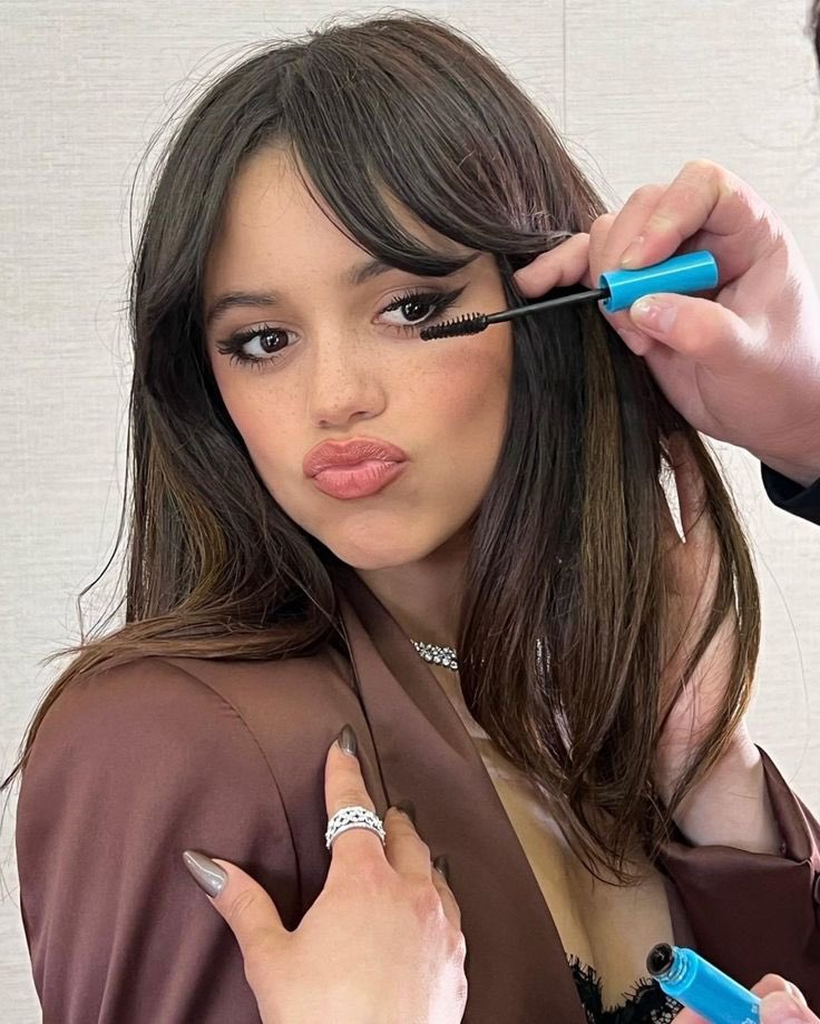 ScreenReplica's tweet photo. no words. just jenna ortega. https://t.co/J8wFrKGhHC